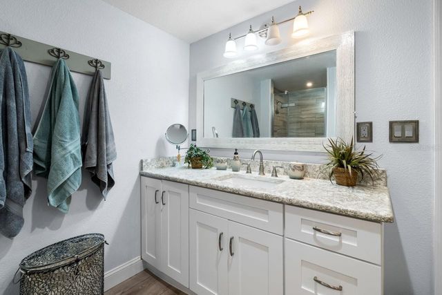 107 6TH STREET NW, Ruskin, FL 33570