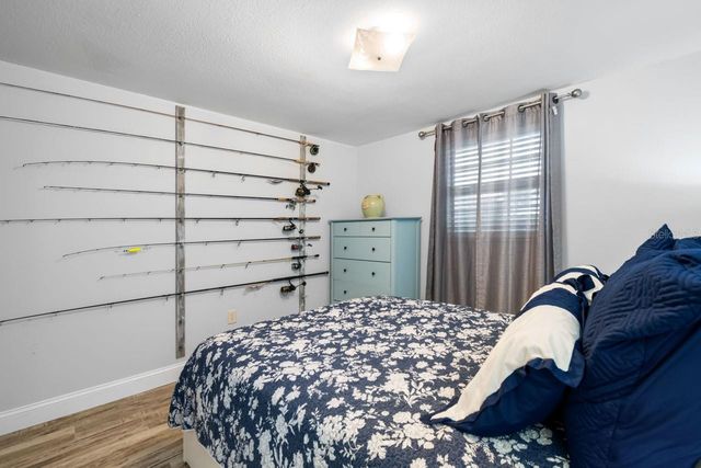 107 6TH STREET NW, Ruskin, FL 33570