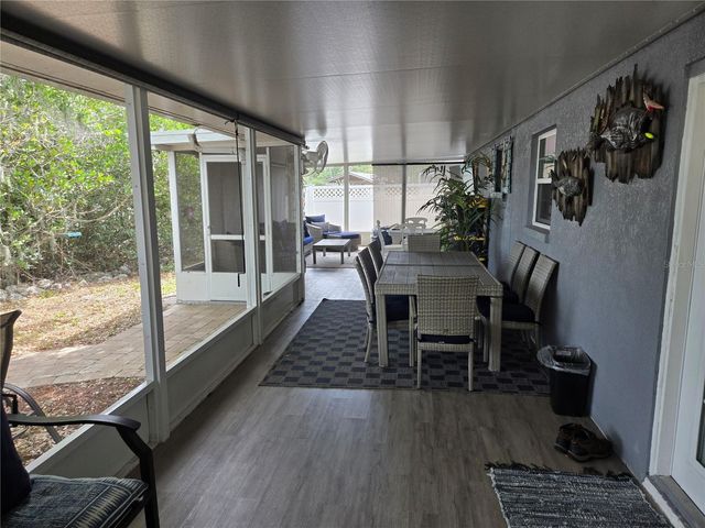 107 6TH STREET NW, Ruskin, FL 33570