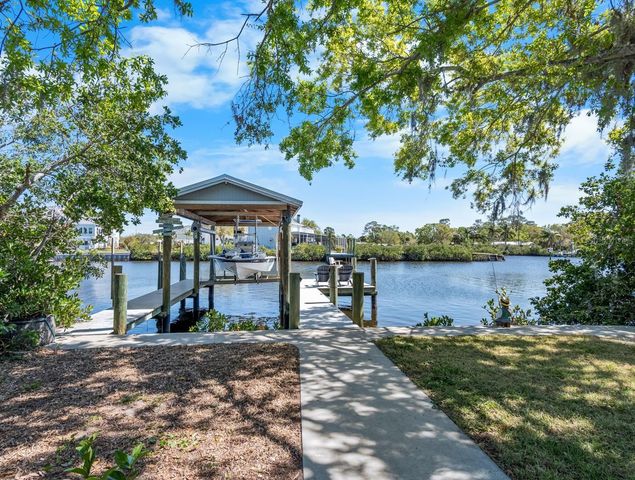 107 6TH STREET NW, Ruskin, FL 33570