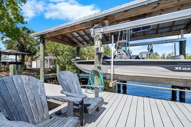 107 6TH STREET NW, Ruskin, FL 33570