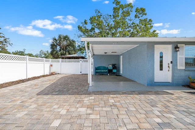 107 6TH STREET NW, Ruskin, FL 33570
