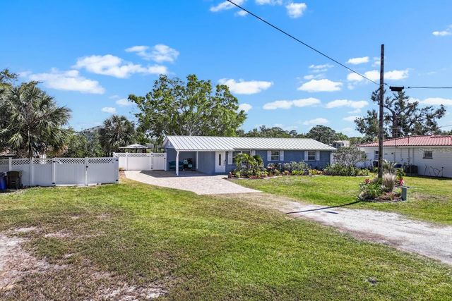 107 6TH STREET NW, Ruskin, FL 33570