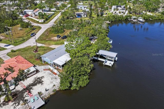 107 6TH STREET NW, Ruskin, FL 33570