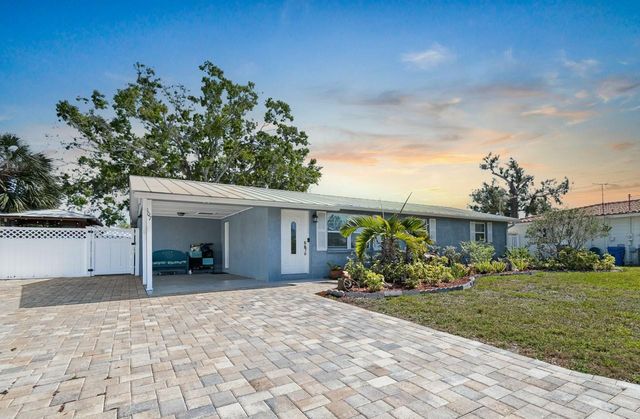 107 6TH STREET NW, Ruskin, FL 33570