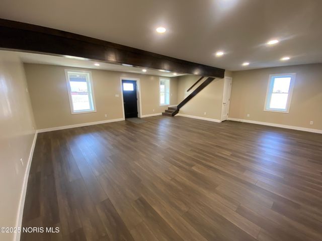 16407 St Rt 15, Defiance, OH 43512