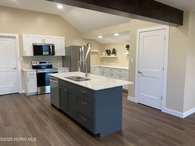 16407 St Rt 15, Defiance, OH 43512