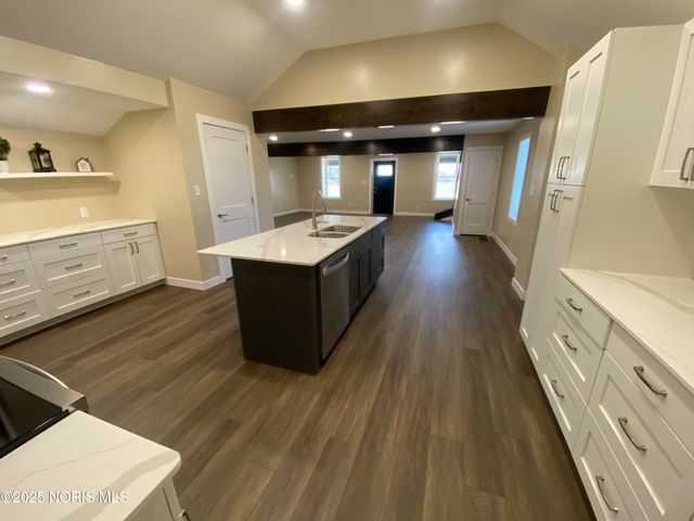 16407 St Rt 15, Defiance, OH 43512