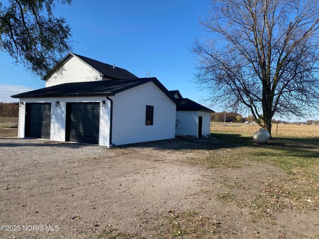 16407 St Rt 15, Defiance, OH 43512