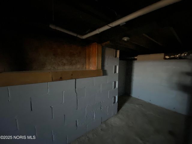 16407 St Rt 15, Defiance, OH 43512