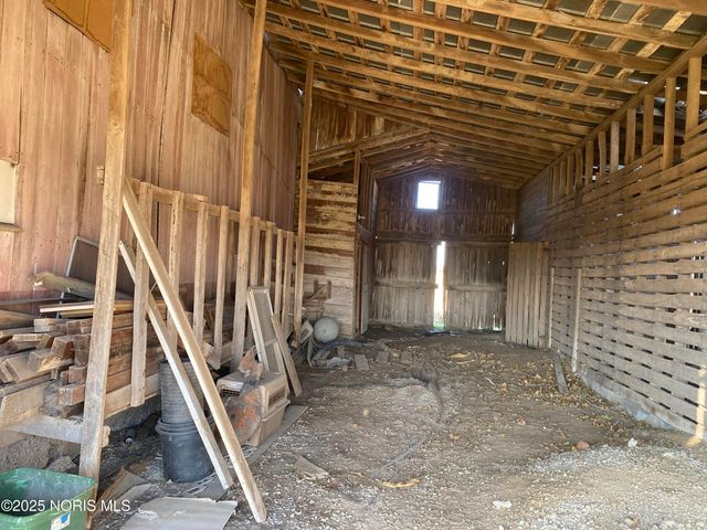 16407 St Rt 15, Defiance, OH 43512