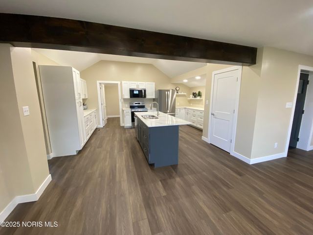 16407 St Rt 15, Defiance, OH 43512