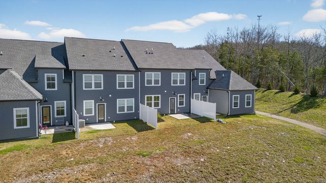 313 Panther Dr, Murfreesboro, TN 37127