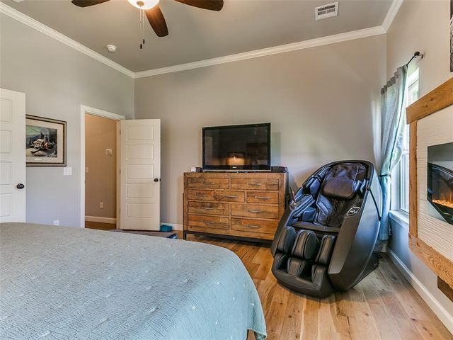 11809 Loren Brook Lane, Yukon, OK 73099