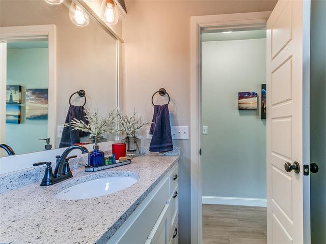 11809 Loren Brook Lane, Yukon, OK 73099