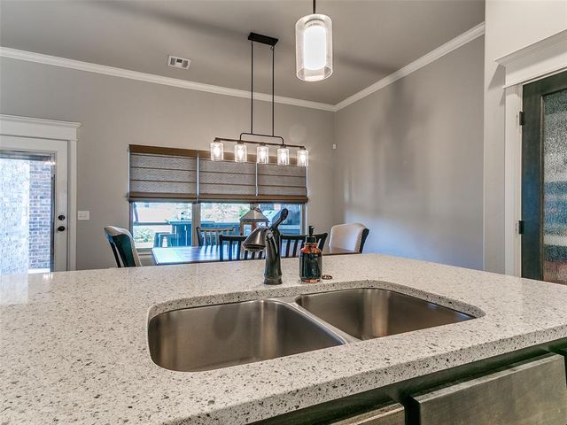 11809 Loren Brook Lane, Yukon, OK 73099