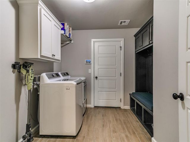 11809 Loren Brook Lane, Yukon, OK 73099