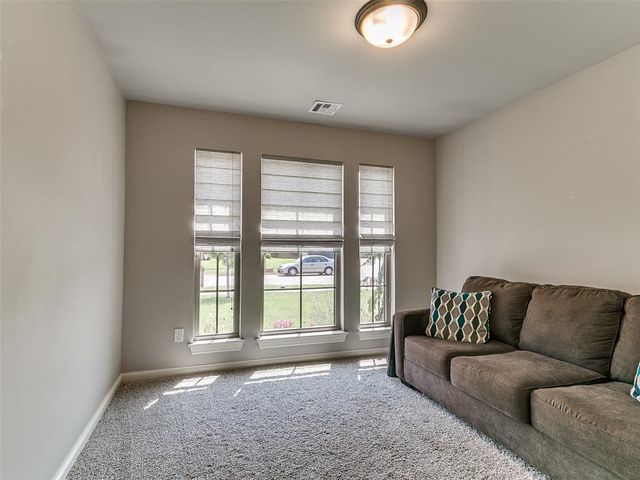 11809 Loren Brook Lane, Yukon, OK 73099