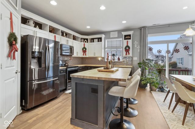 18907 Silver Wing Court, Noblesville, IN 46060