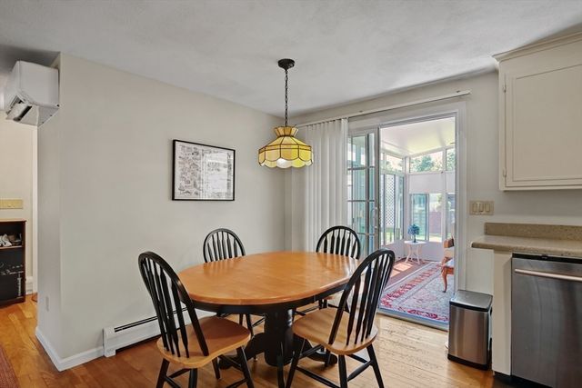 28 Sagewood Cir, Attleboro, MA 02703