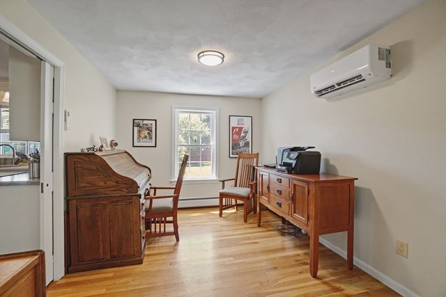 28 Sagewood Cir, Attleboro, MA 02703