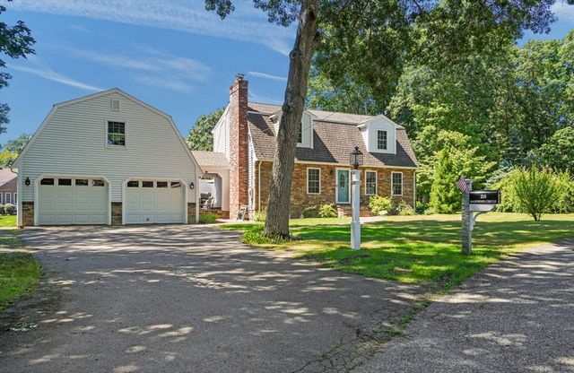 28 Sagewood Cir, Attleboro, MA 02703
