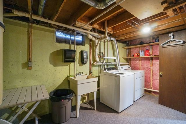 28 Sagewood Cir, Attleboro, MA 02703