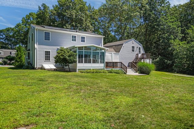 28 Sagewood Cir, Attleboro, MA 02703