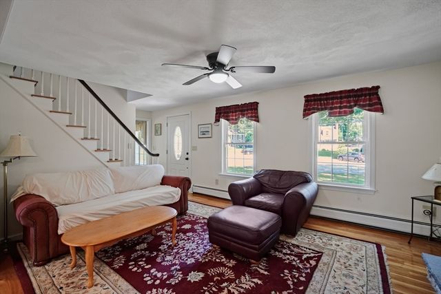 28 Sagewood Cir, Attleboro, MA 02703