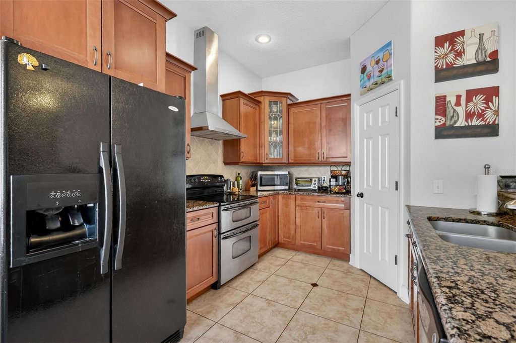 Image 41 of property listing at 111 E STEELE STREET, Orlando, FL 32804