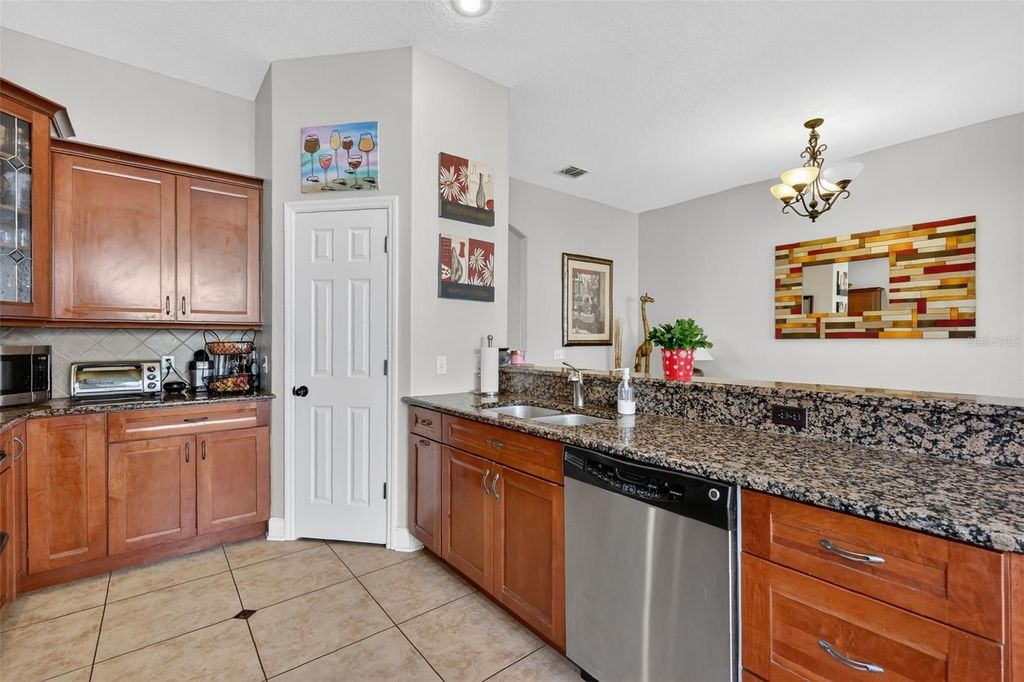 Image 42 of property listing at 111 E STEELE STREET, Orlando, FL 32804