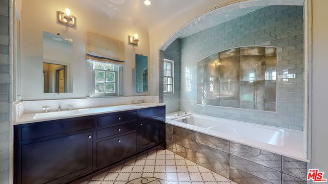 271 LORING Avenue, Los Angeles, CA 90024