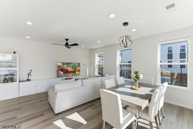 5 Sadie Cir 5201, Union Twp., NJ 07083