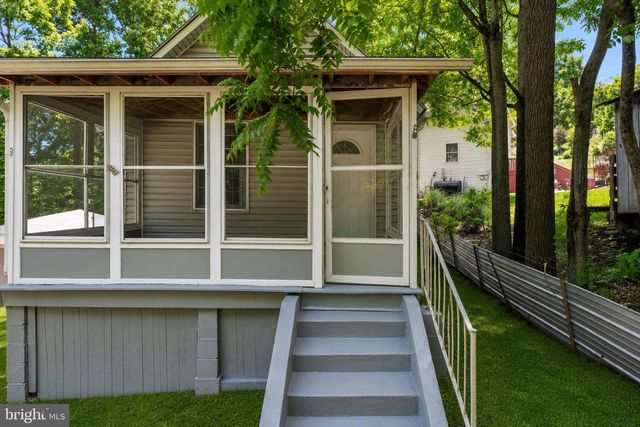 8 JANE ST, Coatesville, PA 19320