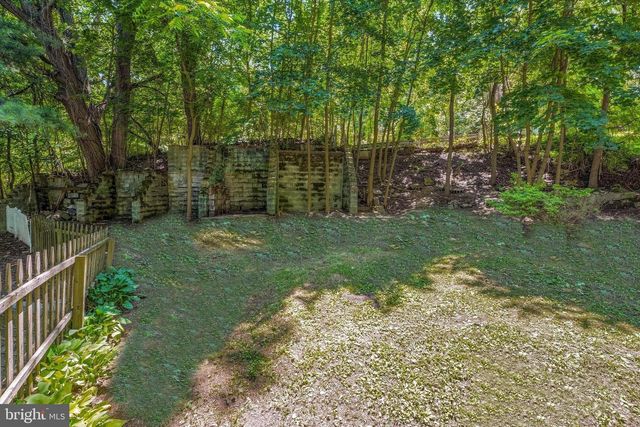 8 JANE ST, Coatesville, PA 19320