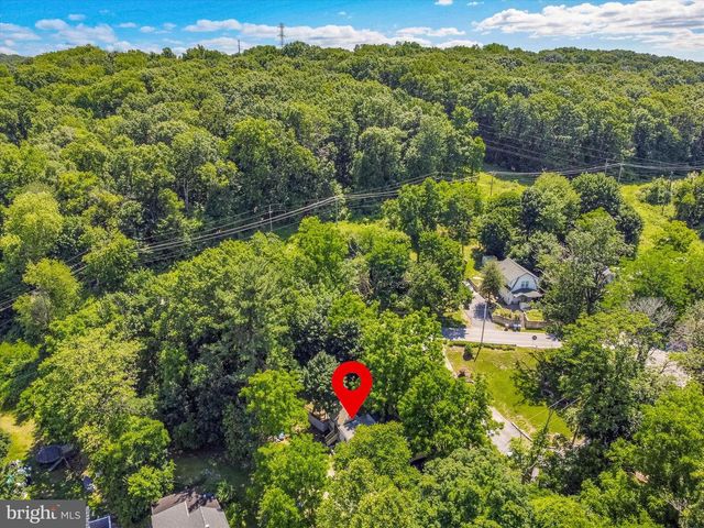 8 JANE ST, Coatesville, PA 19320