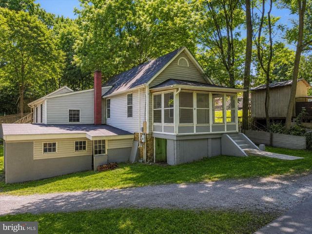 8 JANE ST, Coatesville, PA 19320