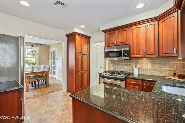 80 Chestnut Street, Milltown, NJ 08850