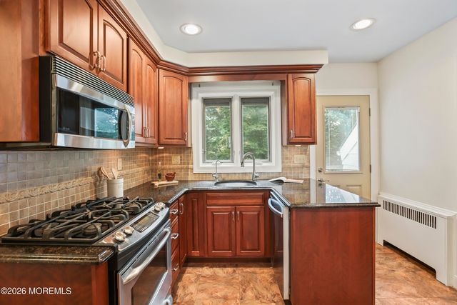 80 Chestnut Street, Milltown, NJ 08850