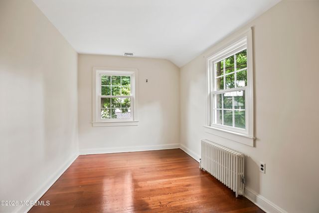 80 Chestnut Street, Milltown, NJ 08850