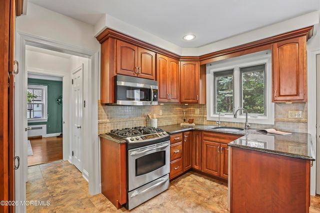 80 Chestnut Street, Milltown, NJ 08850