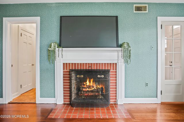 80 Chestnut Street, Milltown, NJ 08850