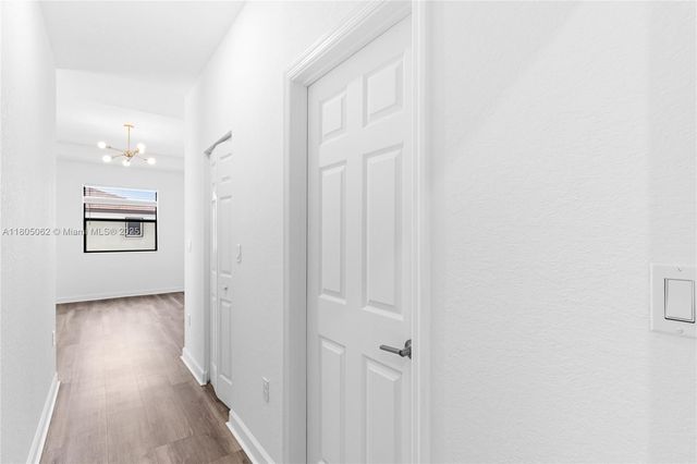 3435 W 110th St, Hialeah, FL 33018