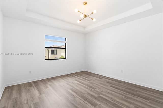3435 W 110th St, Hialeah, FL 33018