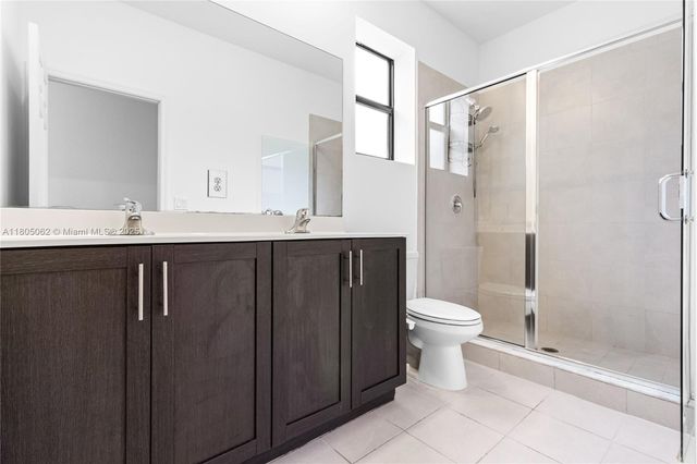 3435 W 110th St, Hialeah, FL 33018