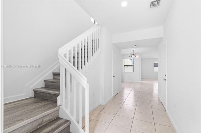 3435 W 110th St, Hialeah, FL 33018