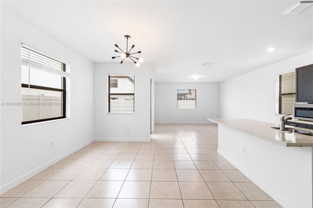 3435 W 110th St, Hialeah, FL 33018
