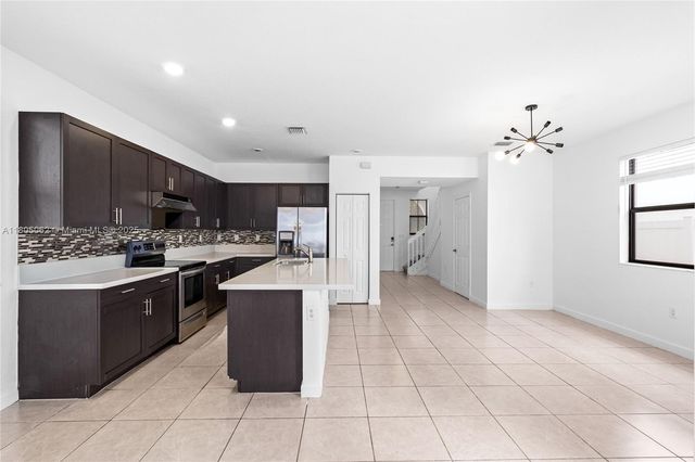 3435 W 110th St, Hialeah, FL 33018