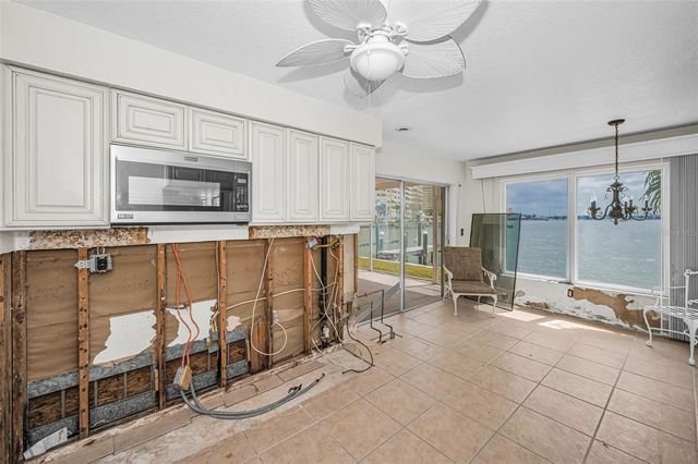 11566 47TH AVENUE N, St Petersburg, FL 33708