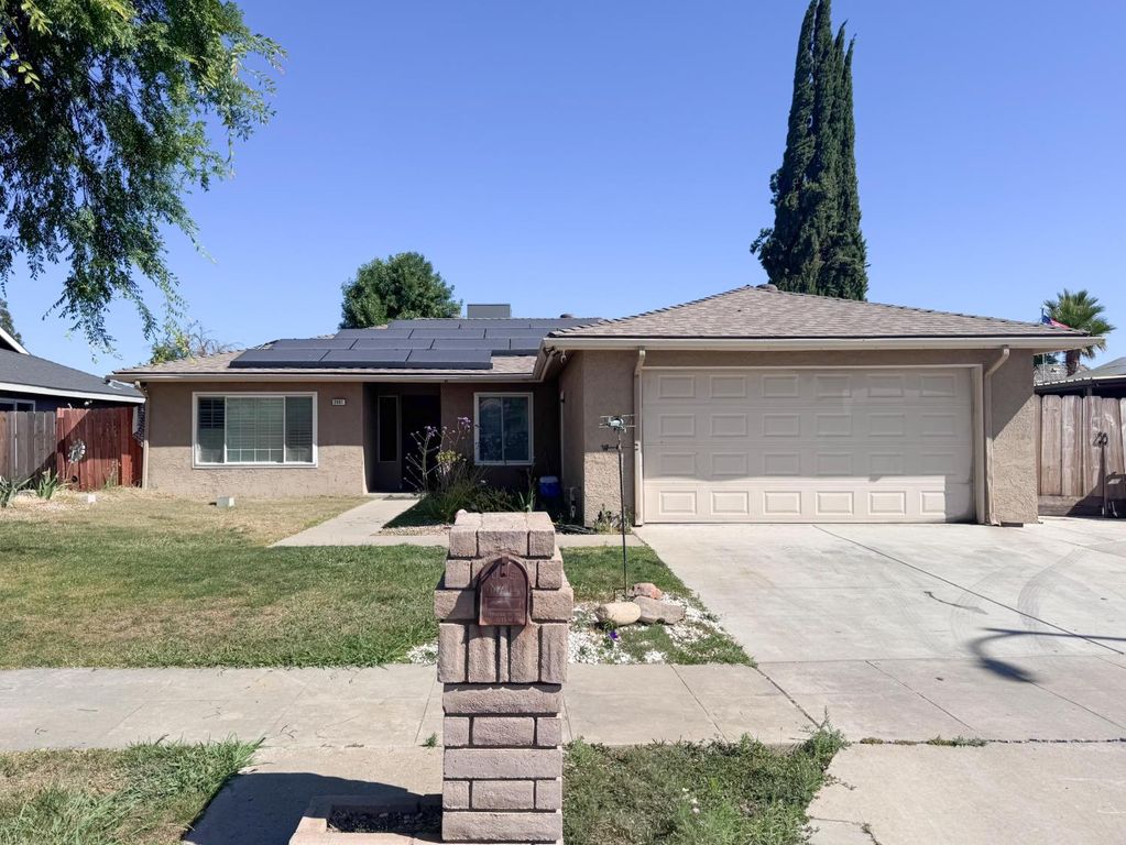 2801 Greenwood Drive, Madera, CA 93637